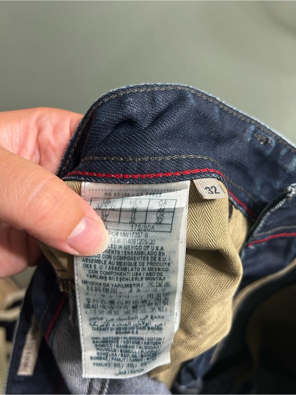 Guess men’s Robertson slim tapered coated jeans luxe 32X30 - Picture 8 of 8
